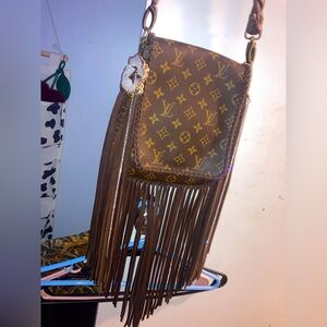 Vintage boho bags • Louis Vuitton Monogram Fringe Barcelona Crossbody Bag